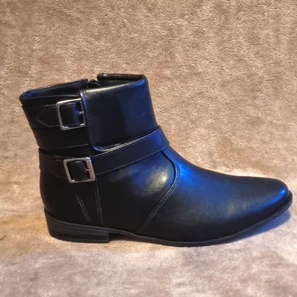 Waterproof/Snow proof winter Faux leather Ankle Boots - Picture 5 of 5